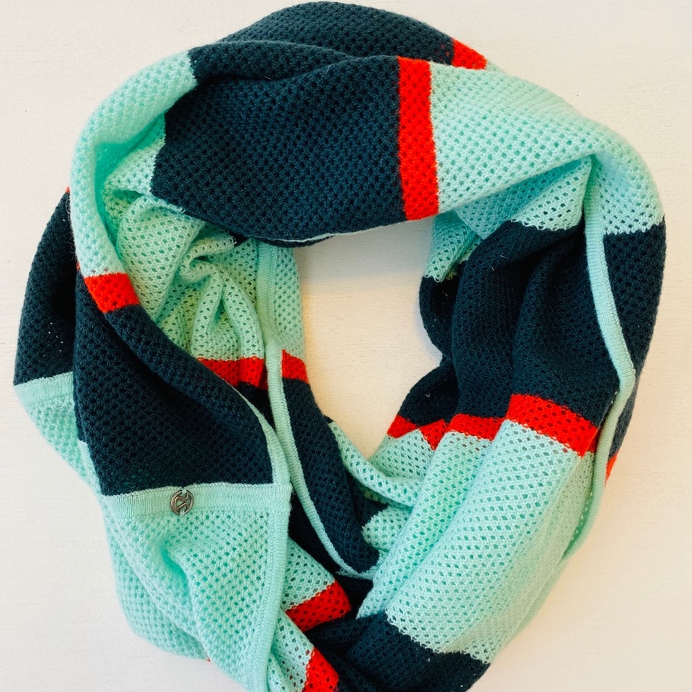 Lululemon woven scarf